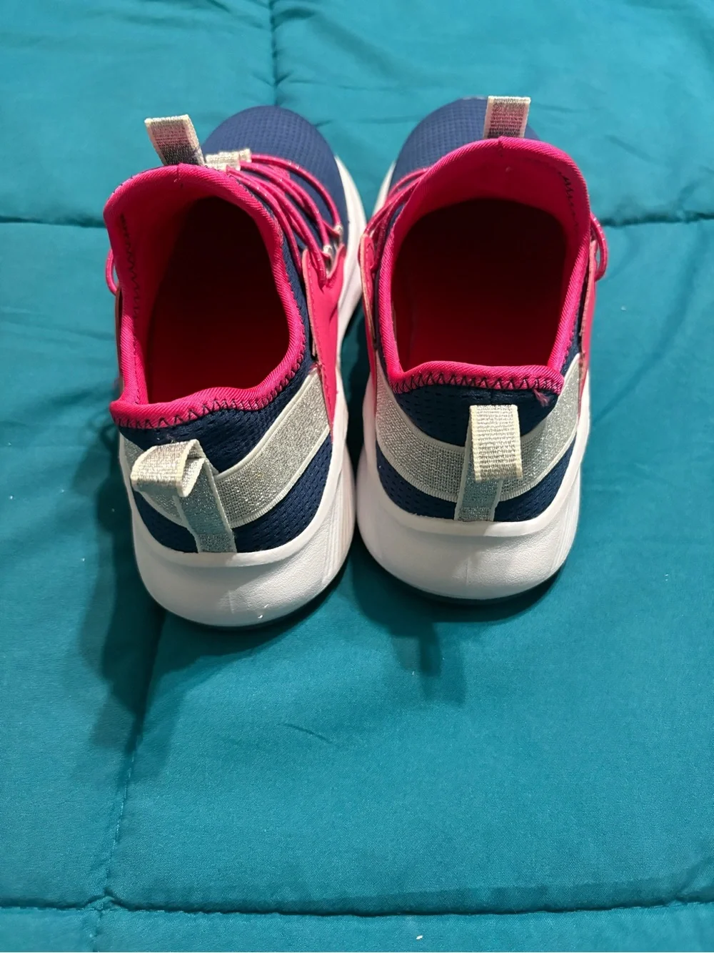 Navy & Hot Pink Slip-on Bungee Athletic Sneakers | Size 3 Youth Like New